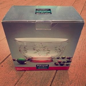 Pfaltzgraff - glass round winter serving bowl